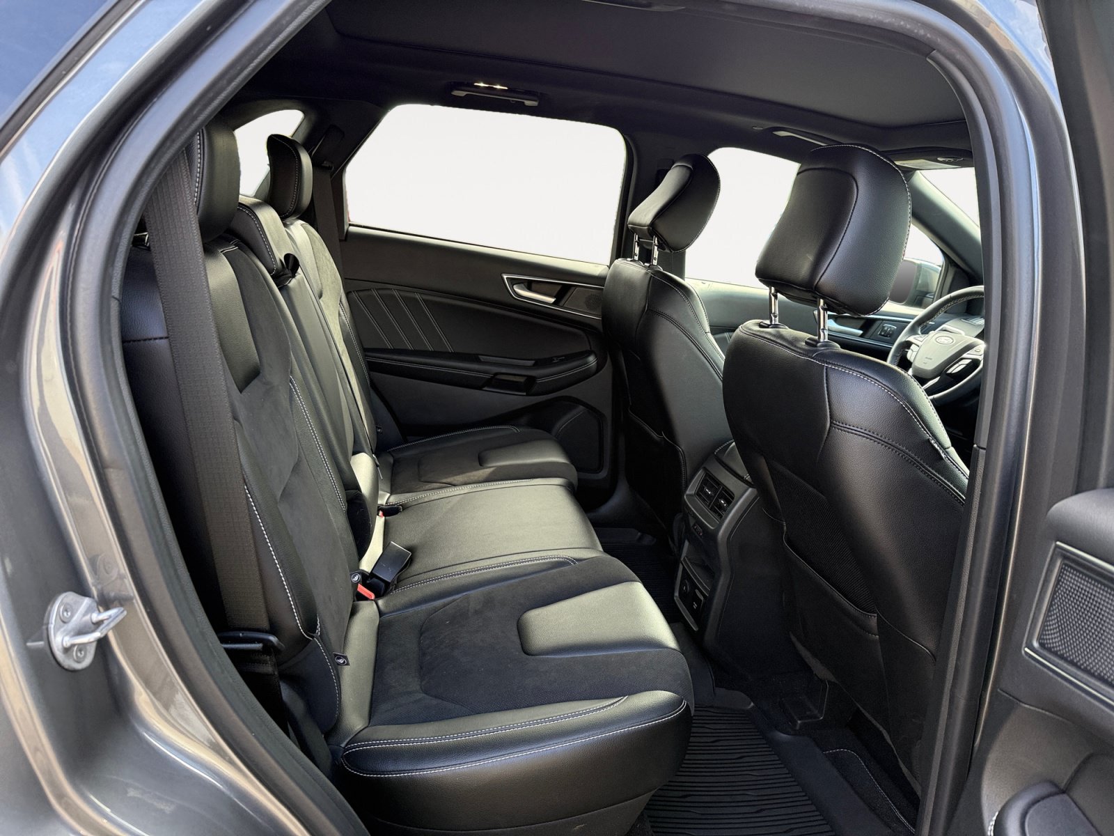 Used 2023 Ford Edge ST w/ Equipment Group 401A AWD/4WD image 18