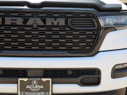 Used 2025 RAM 1500 Big Horn AWD/4WD image 9