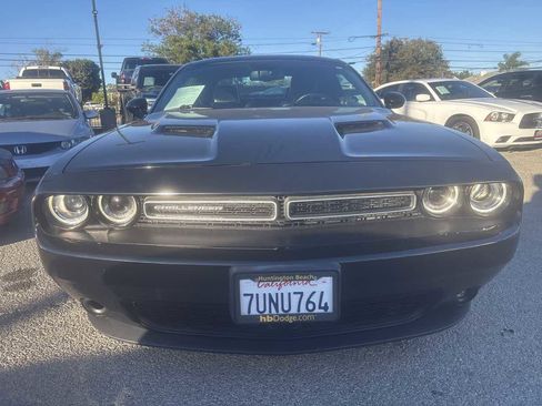 Used 2016 Dodge Challenger SXT Plus image 3