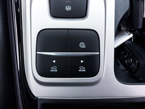 Used 2023 Ford Explorer ST-Line w/ Class IV Trailer Tow Package image 28