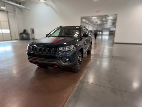 New 2026 Jeep Compass Trailhawk image 3