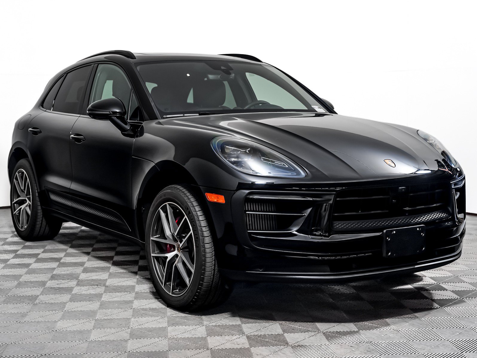 Certified 2026 Porsche Macan S AWD/4WD image 8