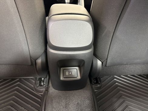 Used 2025 Hyundai Elantra Hybrid FWD image 23
