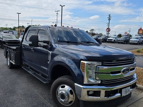 Used 2019 Ford F350 Lariat w/ Lariat Value Package AWD/4WD image 3