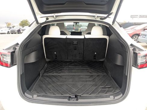 Used 2021 Tesla Model Y Long Range image 6
