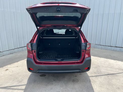 Used 2023 Subaru Outback Premium AWD/4WD image 8