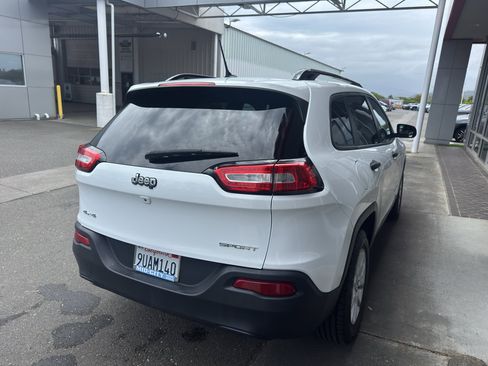 Used 2016 Jeep Cherokee Sport AWD/4WD image 14