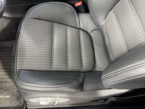 Certified 2025 Porsche Macan Turbo image 14