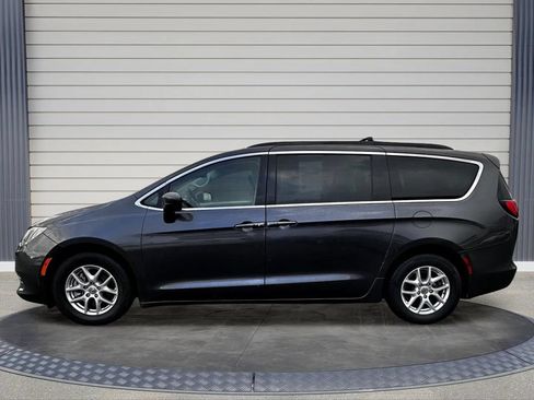 Used 2020 Chrysler Voyager Lxi FWD image 4
