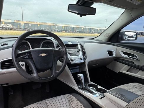 Used 2011 Chevrolet Equinox LS image 12