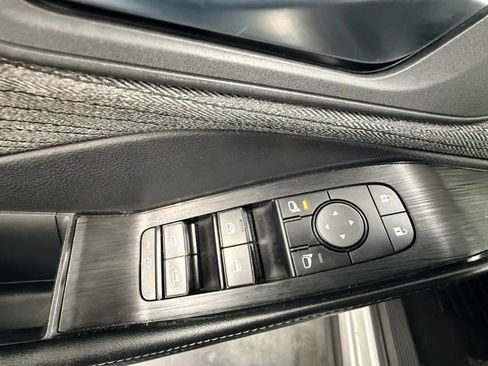 Used 2023 Nissan Rogue SV FWD image 18