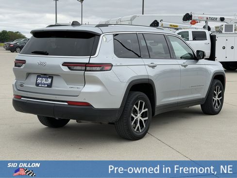Used 2023 Jeep Grand Cherokee L Limited AWD/4WD image 4