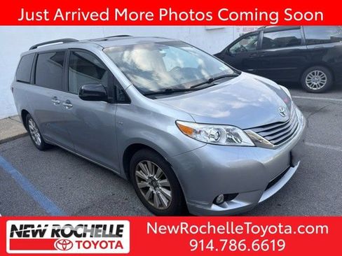 Used 2016 Toyota Sienna XLE AWD/4WD image 1