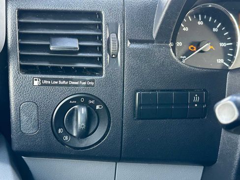 Used 2016 Freightliner Sprinter 2500 image 29