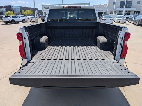 Certified 2024 Chevrolet Silverado 1500 High Country AWD/4WD image 32