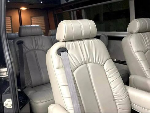 Used 2016 Mercedes-Benz Sprinter 2500 image 11