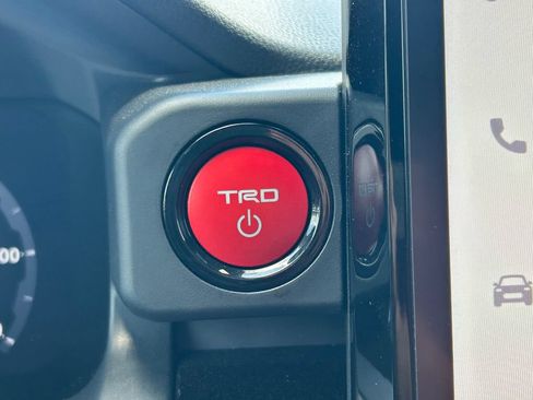 Used 2025 Toyota Tacoma TRD Pro AWD/4WD image 30