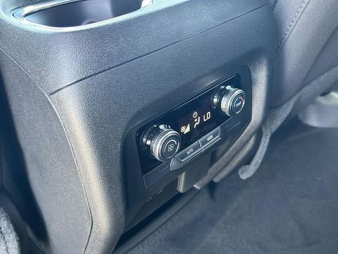 New 2025 GMC Acadia Elevation image 25