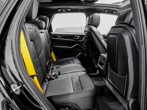 Used 2023 Porsche Cayenne image 41