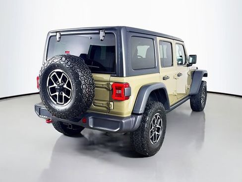 Used 2025 Jeep Wrangler Unlimited Rubicon AWD/4WD image 6