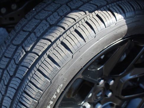 Used 2023 RAM 1500 Laramie image 11