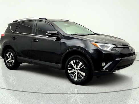 Used 2018 Toyota RAV4 XLE w/ Plus Extra Value Package FWD image 3