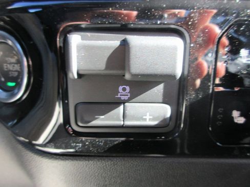 New 2026 GMC Sierra 1500 SLE image 19