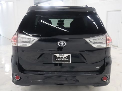 Used 2017 Toyota Sienna SE Premium FWD image 7
