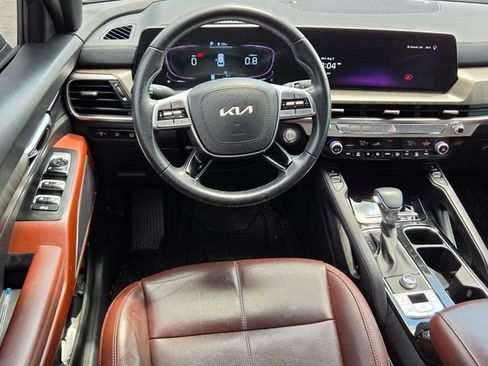 Used 2024 Kia Telluride EX w/ EX Captain's Chair Package FWD image 13