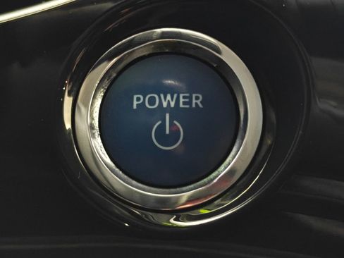Used 2016 Toyota Prius Three FWD image 9