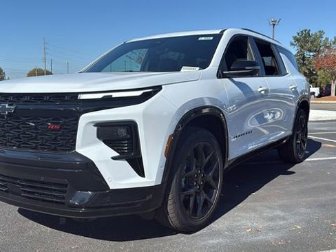 New 2026 Chevrolet Traverse RS w/ LPO, Floor Liner Package image 3