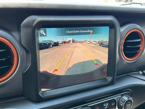 Used 2023 Jeep Gladiator Mojave w/ Cold Weather Group AWD/4WD image 18