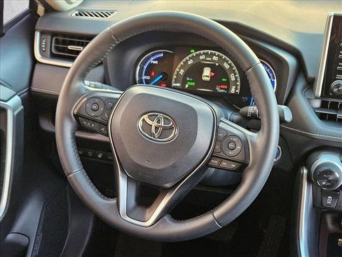 Used 2019 Toyota RAV4 Limited image 9