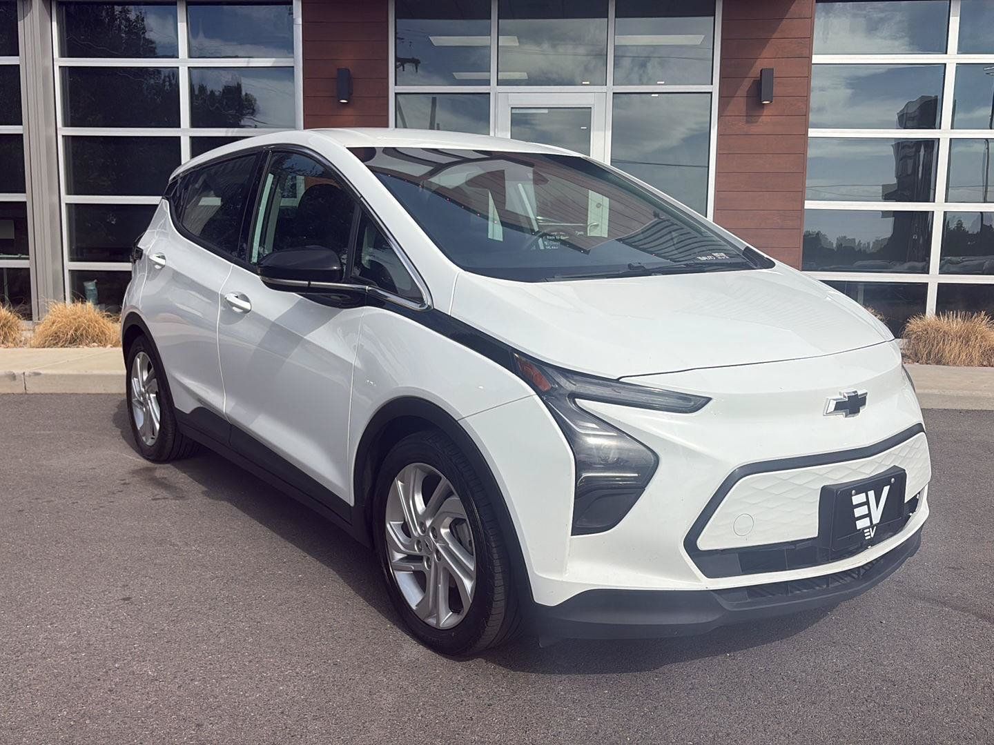 Used 2023 Chevrolet Bolt LT FWD image 2