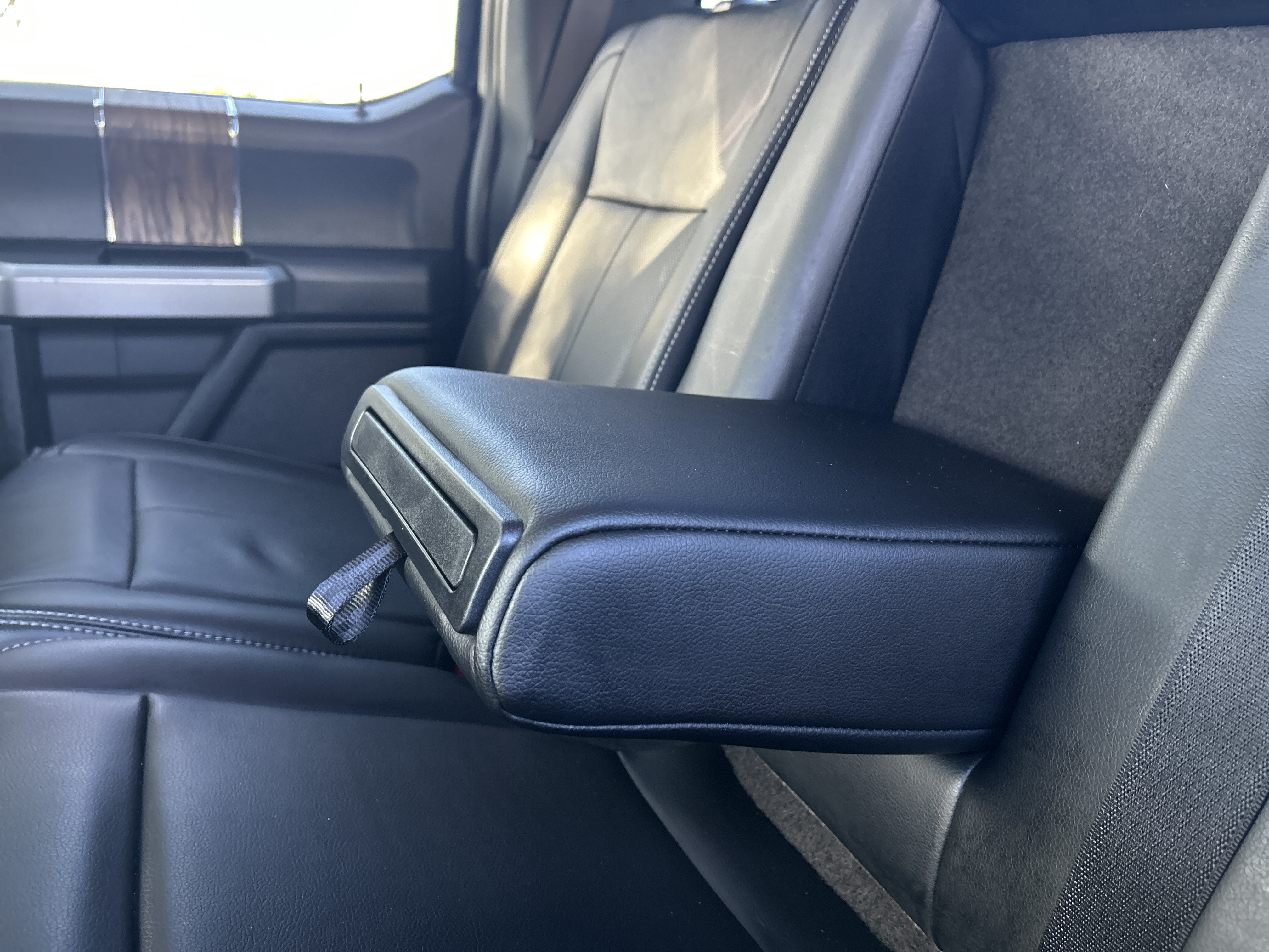Used 2019 Ford F150 Lariat w/ Trailer Tow Package RWD image 27