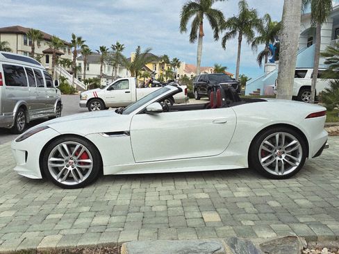 Used 2016 Jaguar F-TYPE R image 36