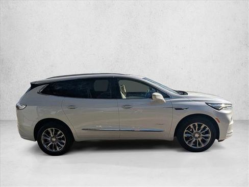 Used 2022 Buick Enclave Avenir w/ Avenir Technology Package image 4