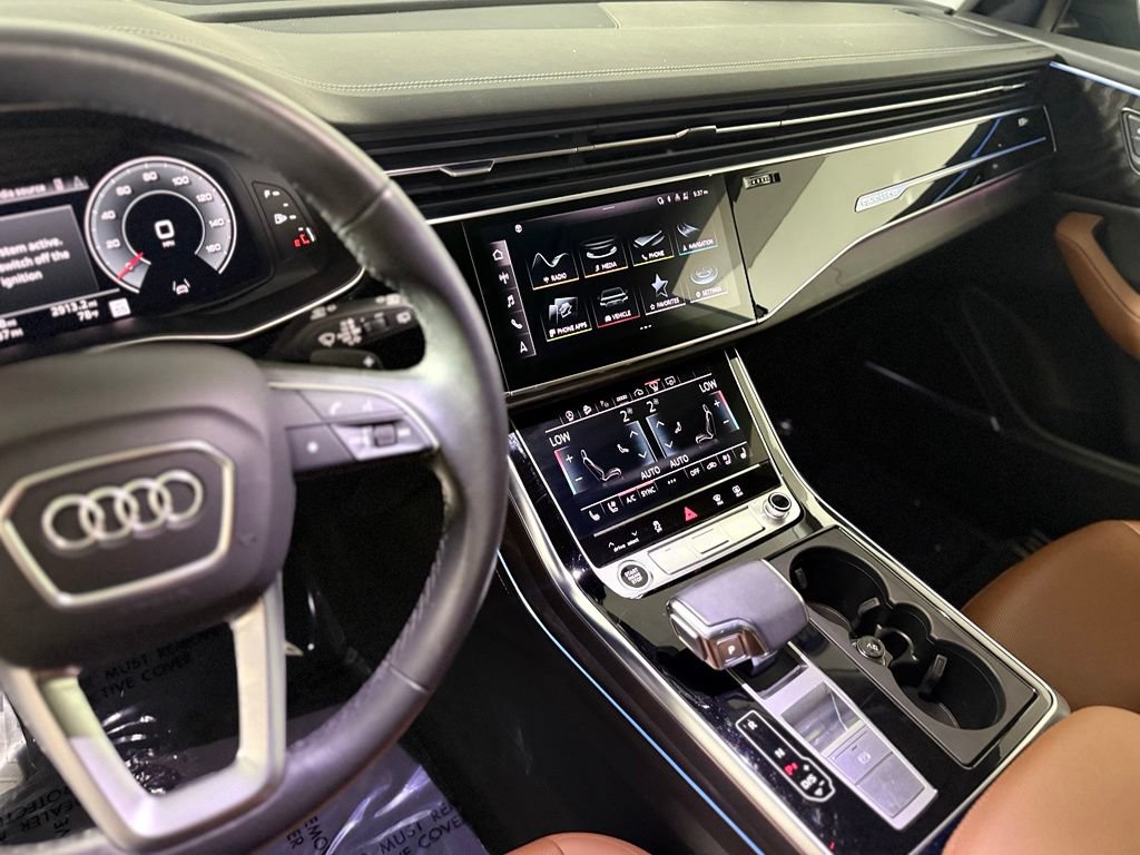 Used 2023 Audi Q8 Prestige AWD/4WD image 17