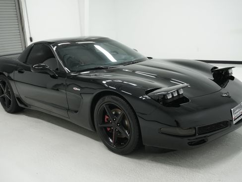 Used 2003 Chevrolet Corvette Z06 w/ Memory Package, 3 Drivers image 3