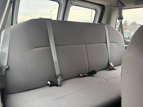 Used 2013 Ford E-350 and Econoline 350 XL image 16