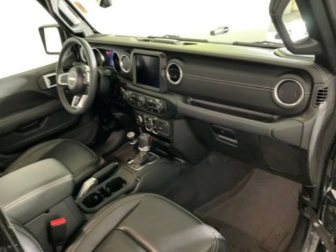 Used 2023 Jeep Wrangler Unlimited Sahara AWD/4WD image 31
