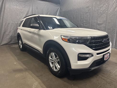 Used 2020 Ford Explorer XLT w/ Equipment Group 202A AWD/4WD image 1