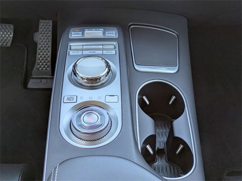 Used 2023 Genesis Electrified GV70 Advanced image 19