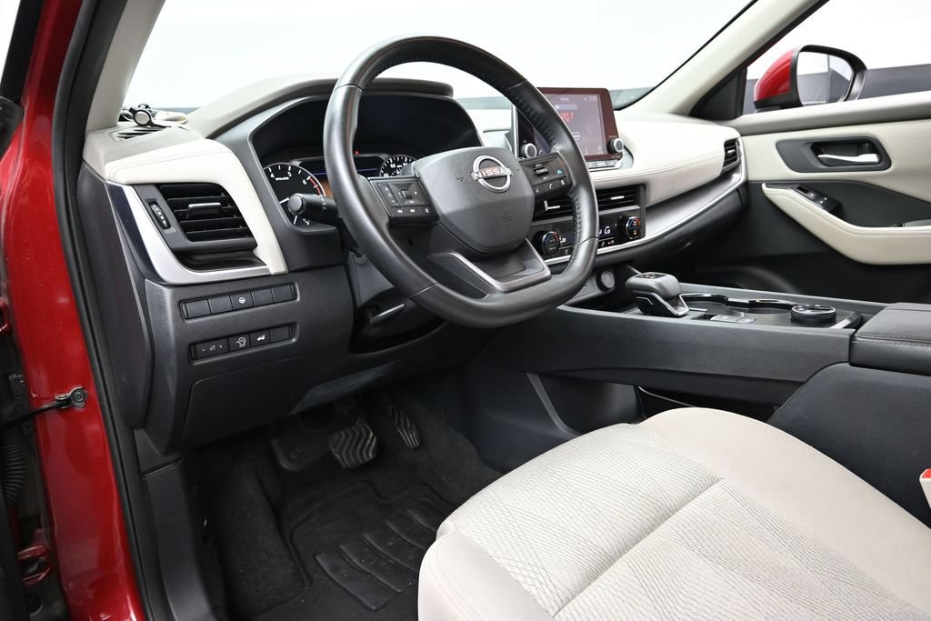 Used 2025 Nissan Rogue SV AWD/4WD image 21