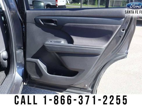 Used 2023 Toyota Highlander Platinum image 30