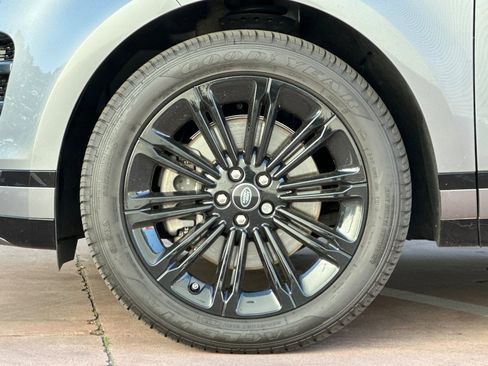 Used 2024 Land Rover Range Rover Evoque Dynamic SE image 13