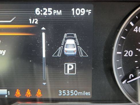 Used 2025 Nissan Versa SV FWD image 27