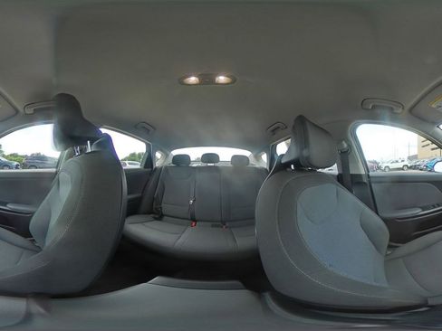 Used 2025 Kia K4 LXS image 41