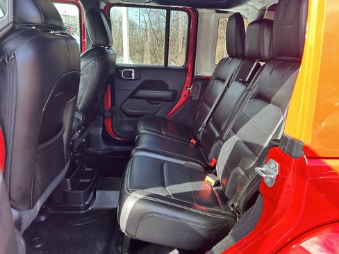 Certified 2021 Jeep Wrangler Unlimited Sahara image 11