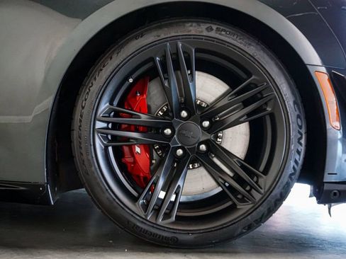 Used 2018 Chevrolet Camaro ZL1 image 42